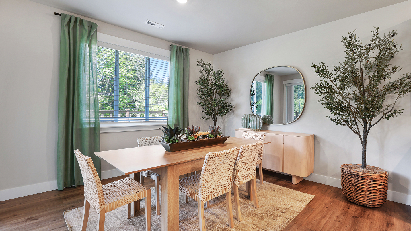 2540 Magnolia II Dining 1of2 F1