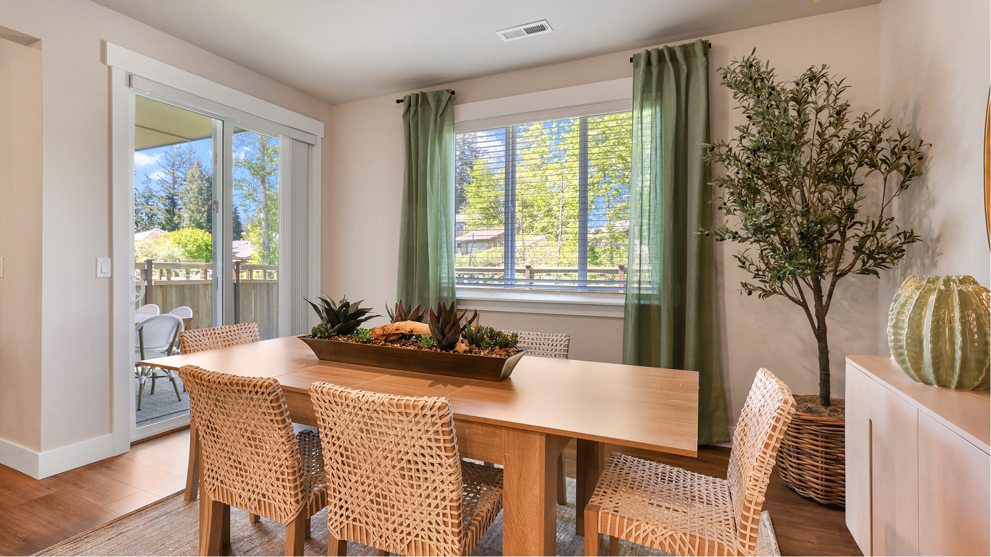 2540 Magnolia II Dining 2of2 F1
