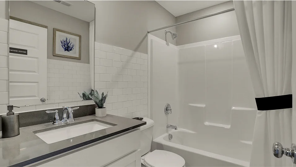 9155 Kingston Bath3 F1