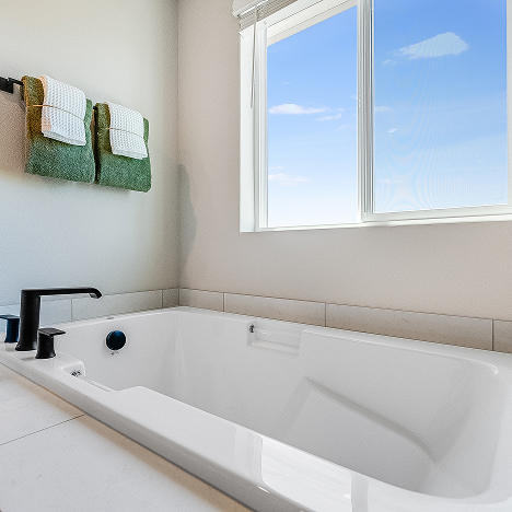 3376 Sellwood Owners Bath 1of2 F2 Base3