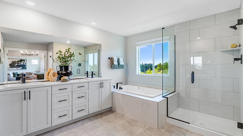 3376 Sellwood Owners Bath 2of2 F2 Base3