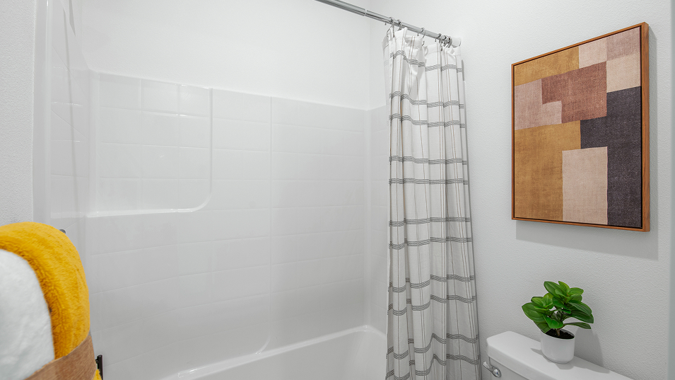 2241 Benton Bath2 F1 Base2 1