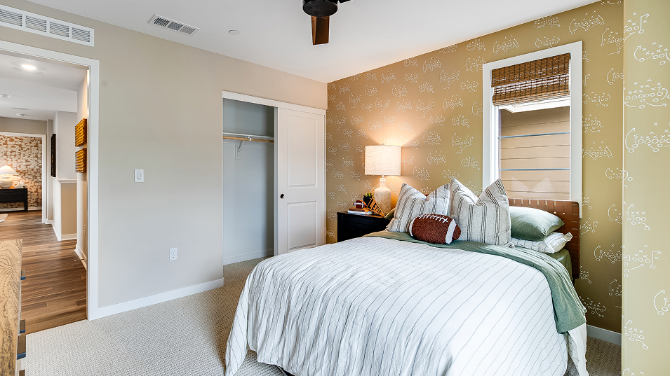 Outbound Renaissance Res4 Bed2 2of2 F2