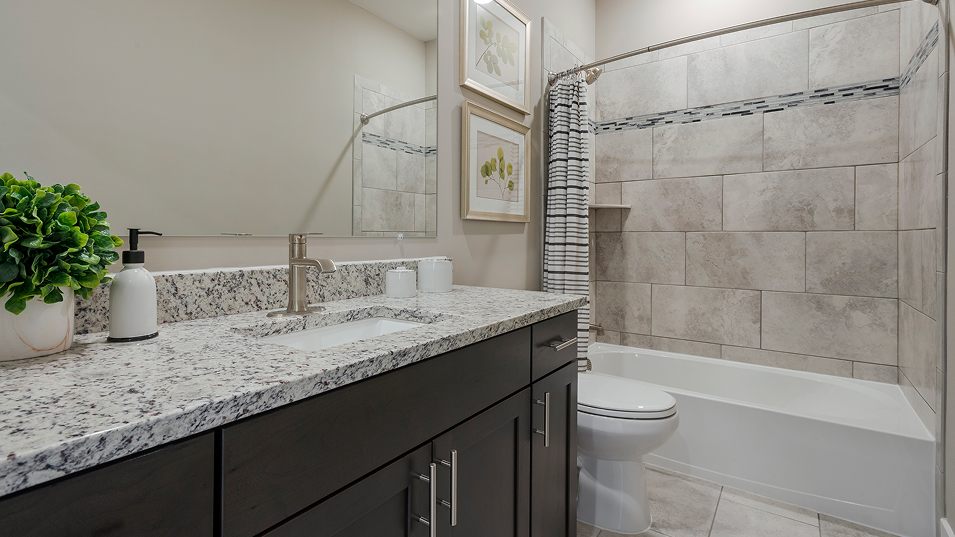 2494 Jennings Bath2 1of2 F2