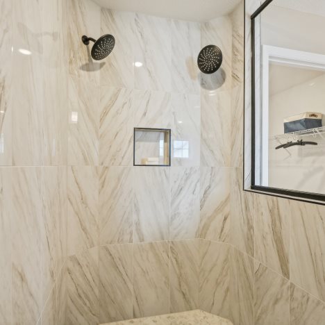 Itasca Owners Bathroom