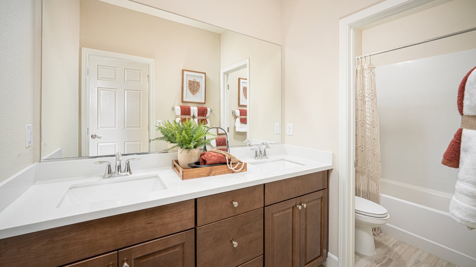 Residence 1941 Bathroom 2