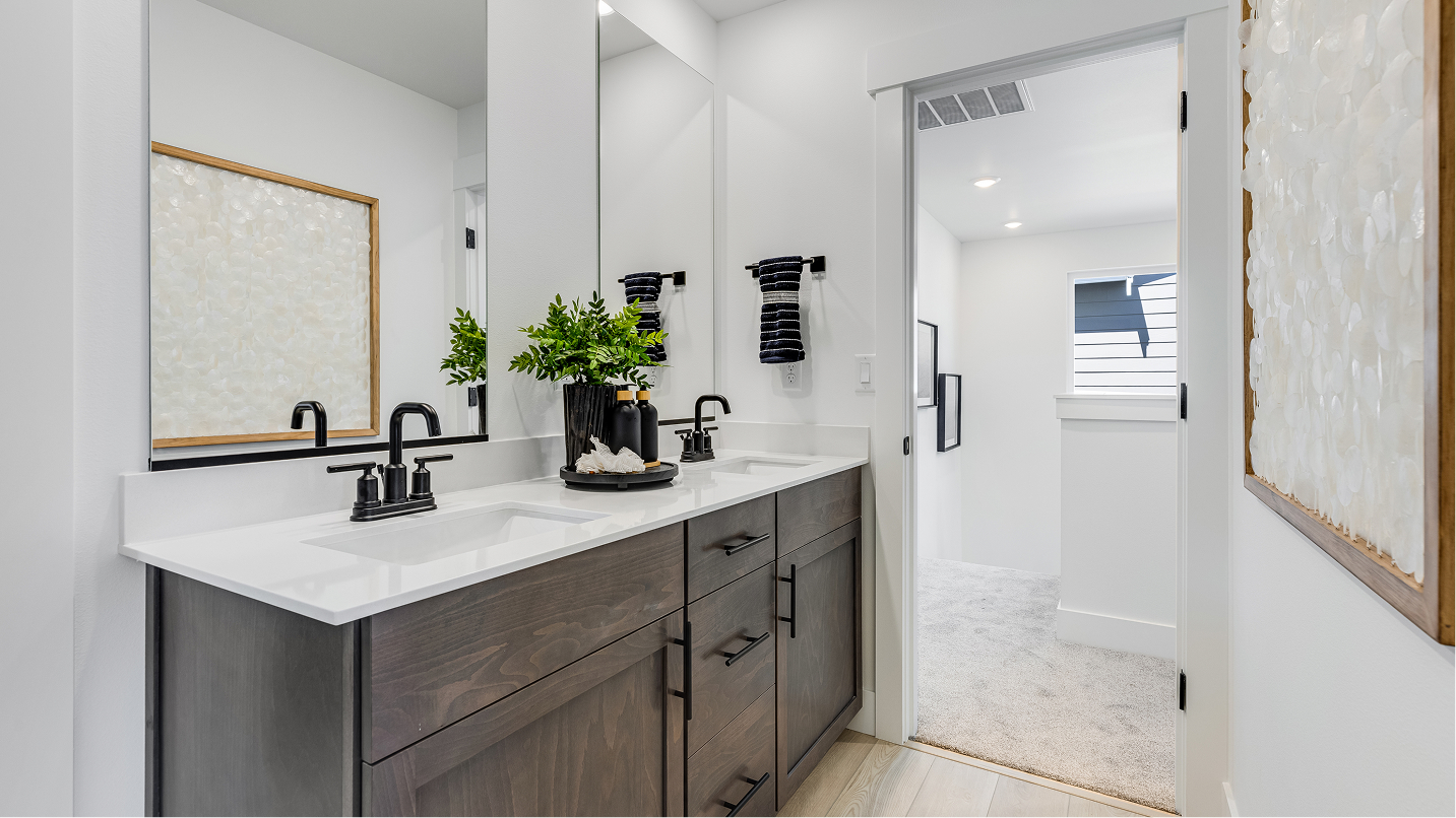 2350 Hickory II Bath2 2of2 F2 Base2
