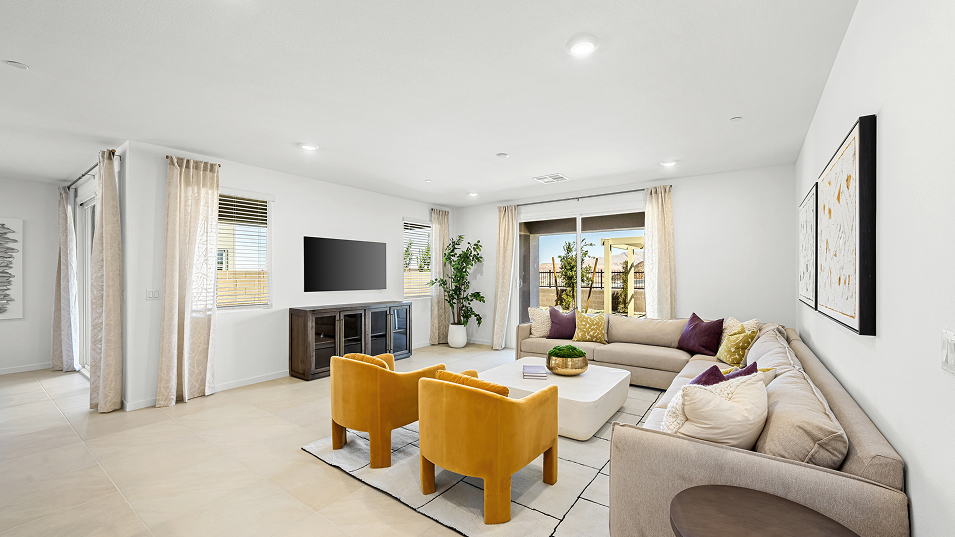 2550 Royal Living 1of3 F1