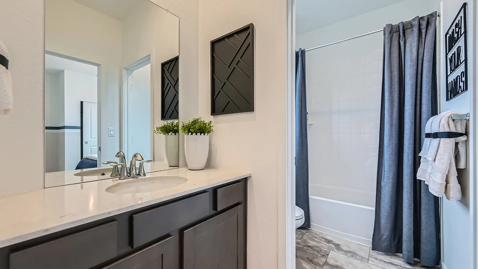 A305 Plan305 Bath2 F2 Base2