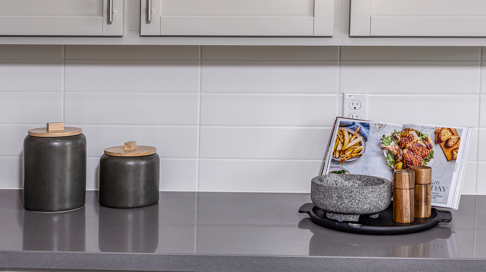 Lugano Lakeshore Res1 EI Kitchen Backsplash