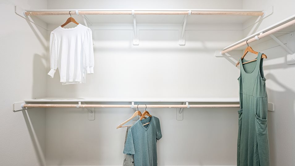 Jolene Owner's Suite Walk-In Closet