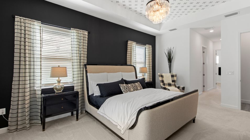 Lorraine-Lakes Estate Homes Sunset Owner’s Suite