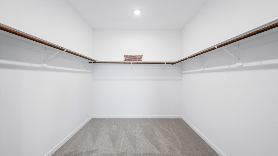 Skyland Owner's Suite Walk-In Closet