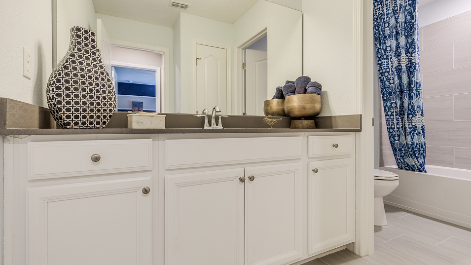 3398 Kingsley Bath4 F2 7 30 35