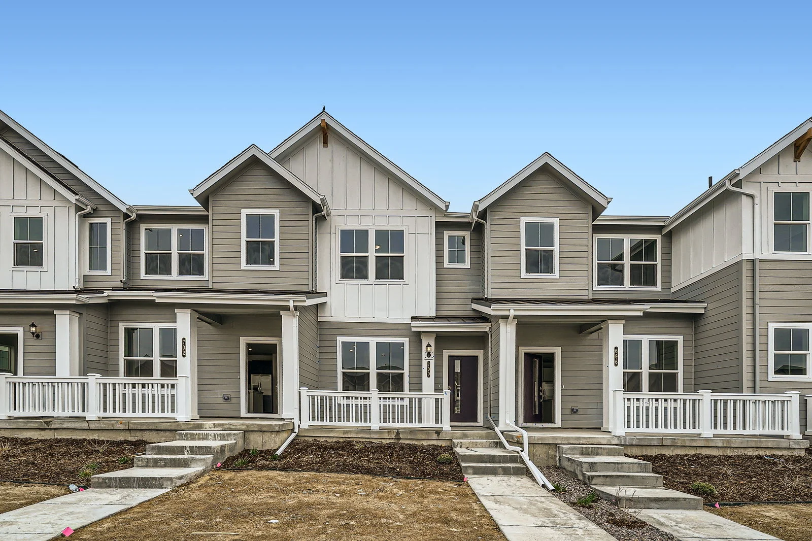 700 N Bently St Exterior Front