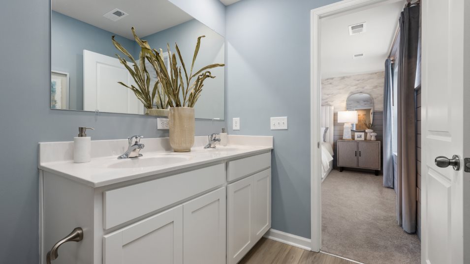 Charleston Owners Bathroom