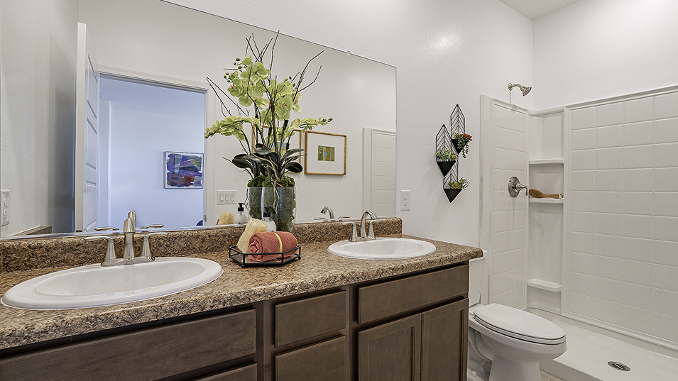 0352 Pantano Owners Bath