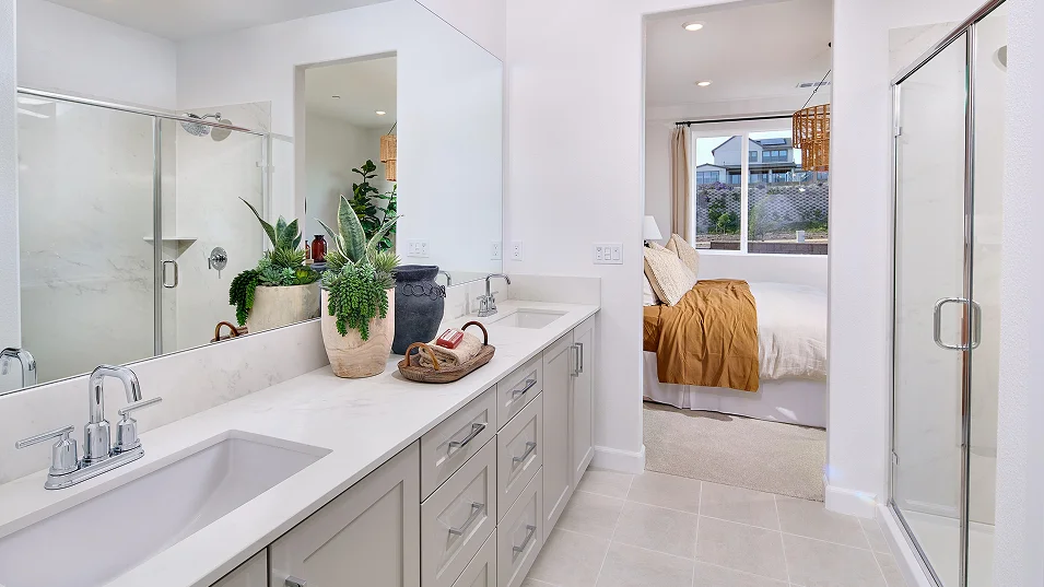 Anden Res2 Owners Bath 1of2 F2