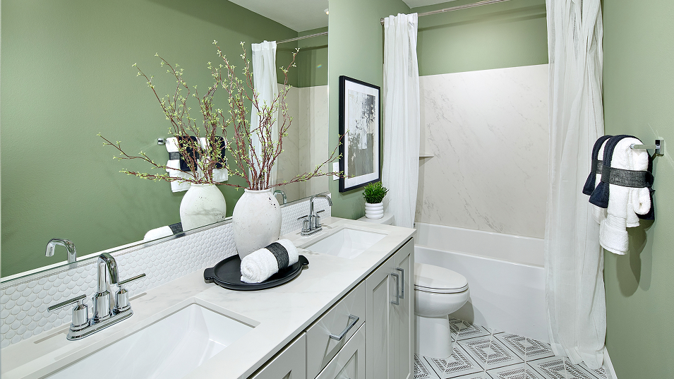 Radius Hill District Res4 Bath2 F2