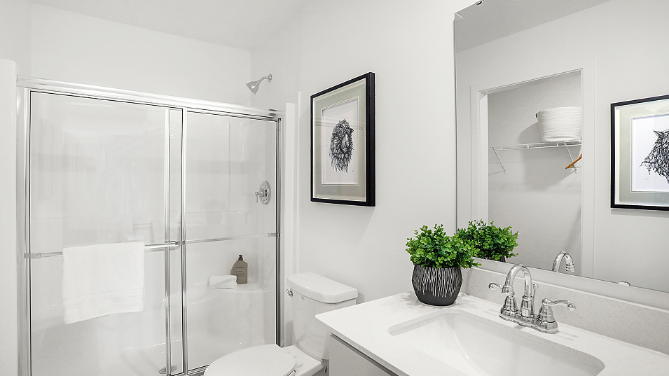 4807 Serenity Owners Bath 1of3 F1
