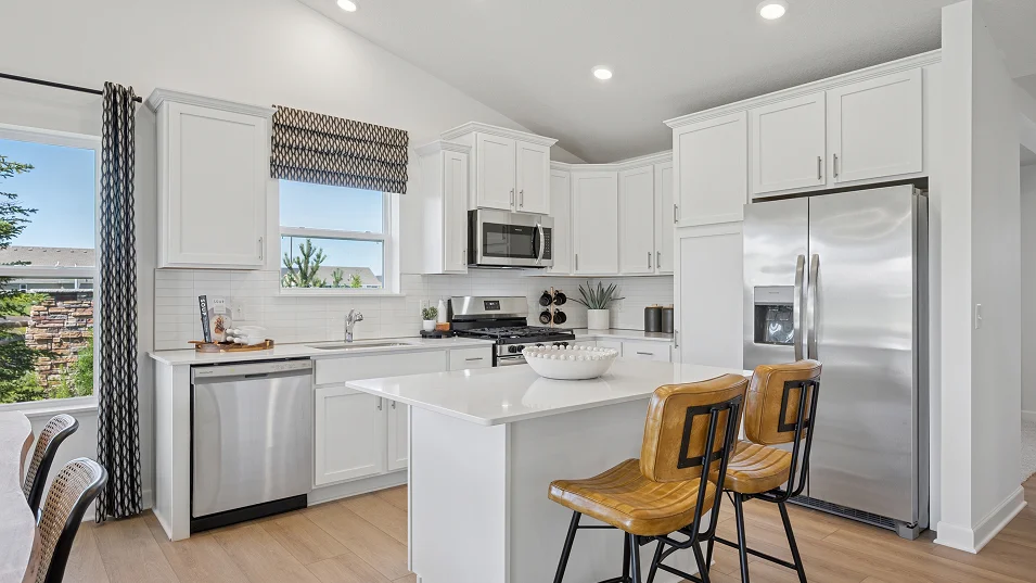 E D07 Courtland II Kitchen 1of7 F1 073125