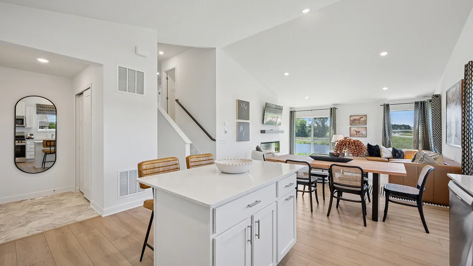 E D07 Courtland II Kitchen 6of7 F1 073125