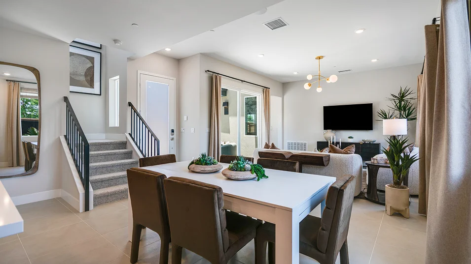 Canyon View Res2 Dining 2of2 F1