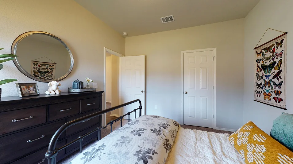 Taylor Core R500 Roselyn Bed2 1of2 F1