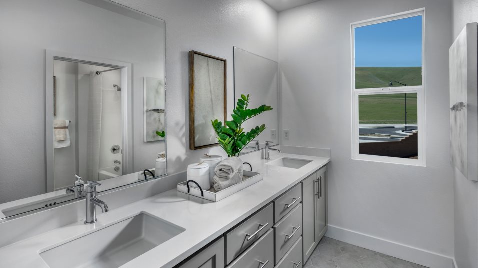 Residence 4 Bathroom 2