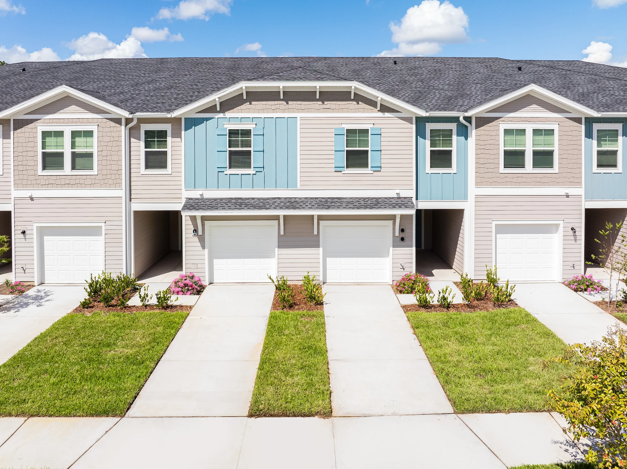 Longbay Townhomes Streetscape 04 2 (6)