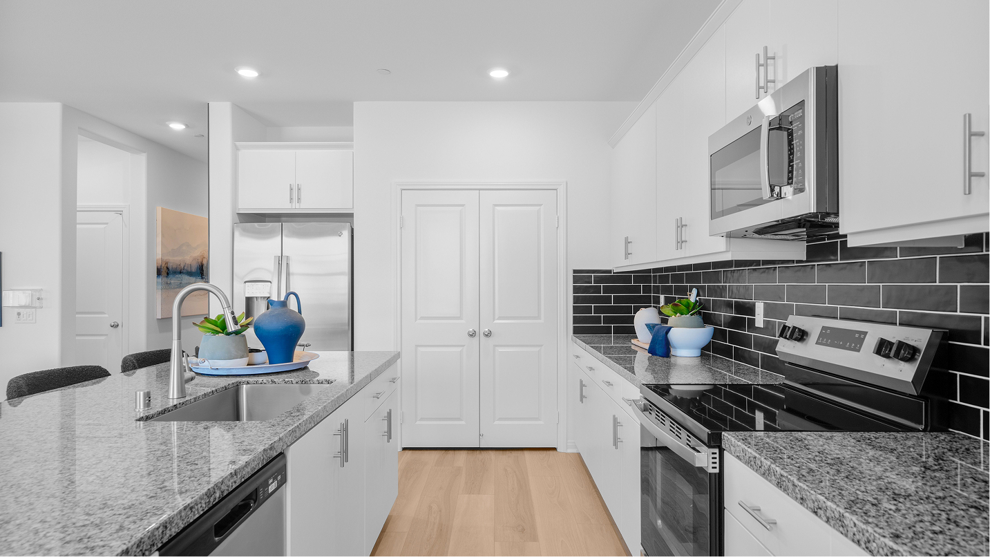 Estrella Res2 Kitchen 3of3 F1