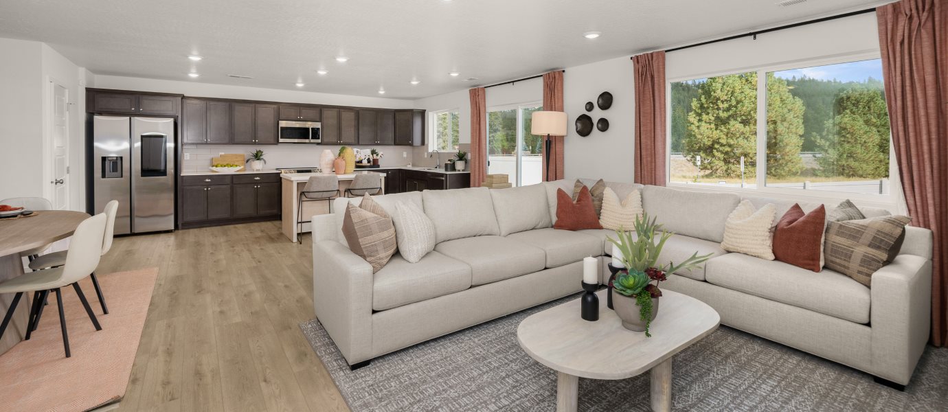 Merlot great room and kitchen interior