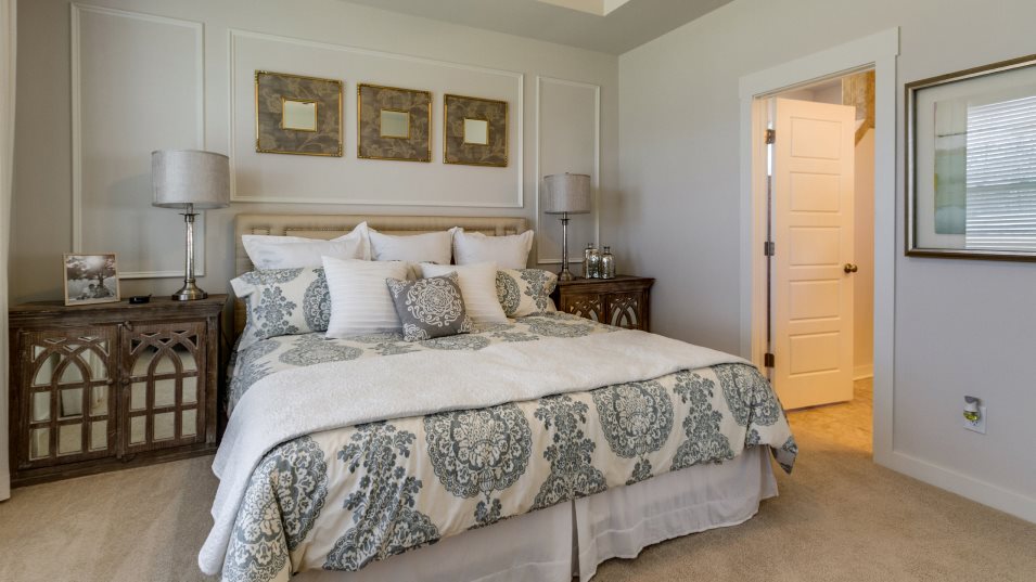 Vineyard-Grove Classic Collection Rosemary Owner’s Suite