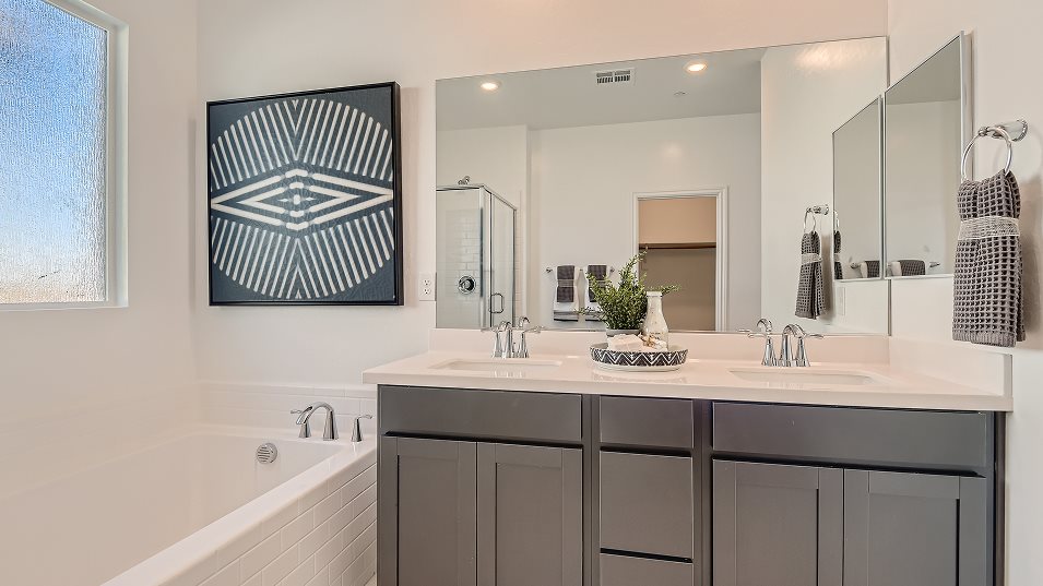 Glenbrook Owner's Suite Bathroom