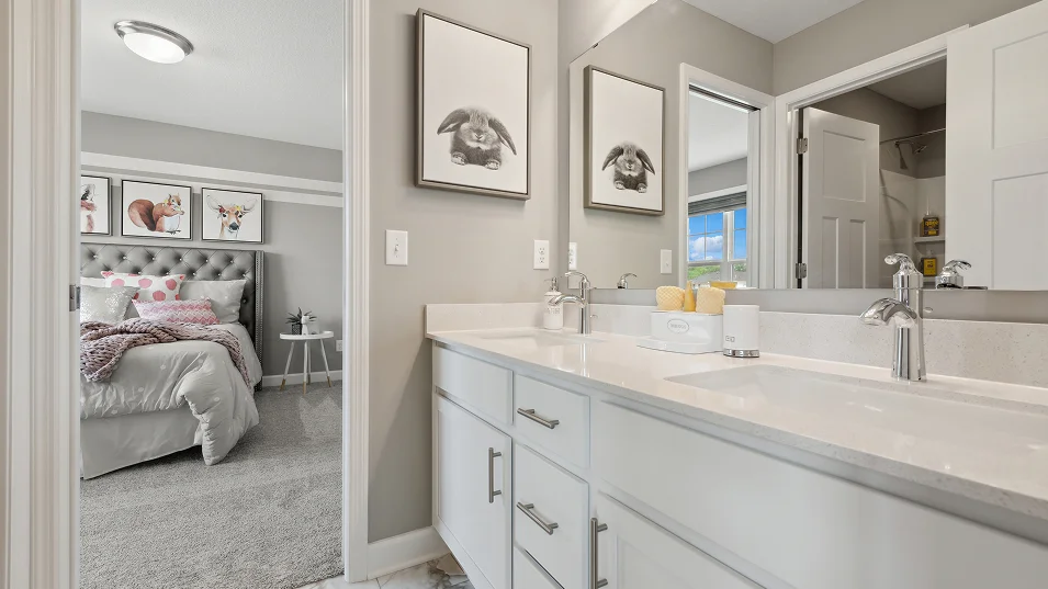 E H06 Snelling Bath2