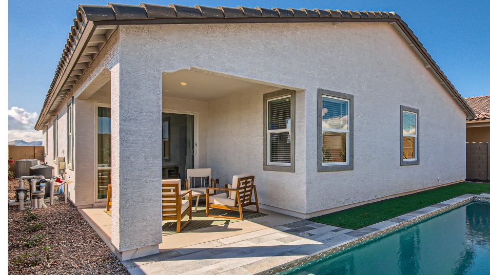 Clark II Covered Patio
