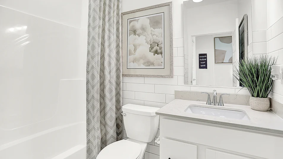 4233 Briarwood Bath2 F1 Base2