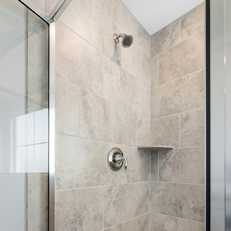 2816 Fanning Owners Bath 1of3 F2 5 30 25