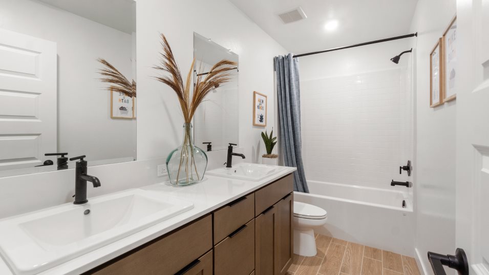 Arroyo bathroom 2
