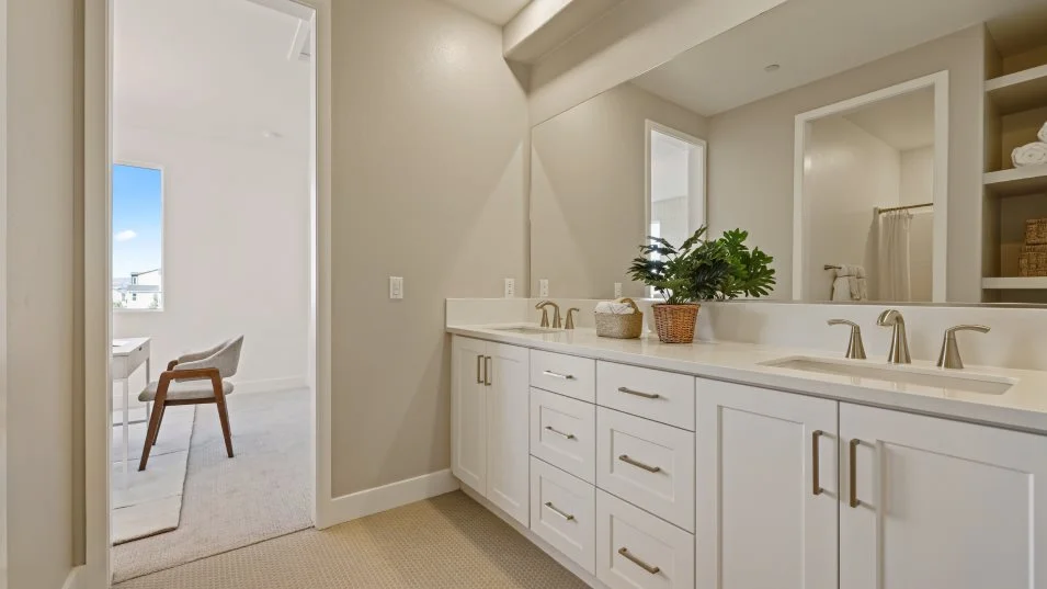Residence 1X bathroom 2