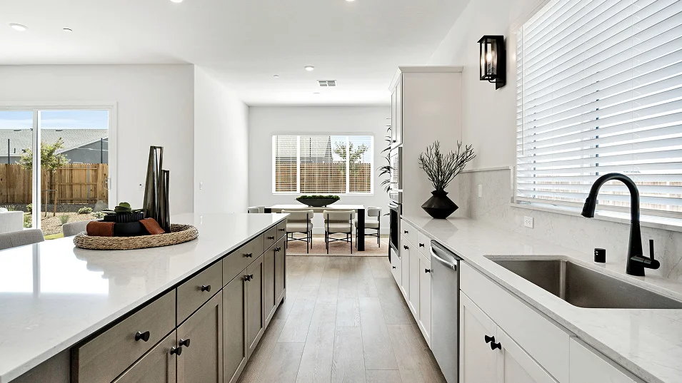 5012 Moonlight Kitchen 1of8 F1 Base2