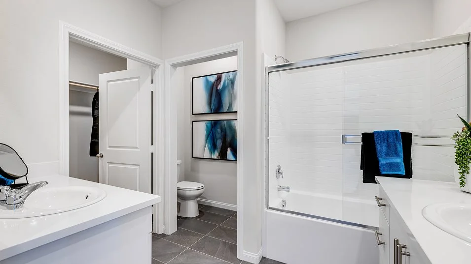 Res2 owners suite bathroom