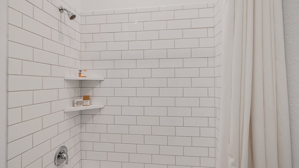 Showers with attractive and durable tile surrounds 
