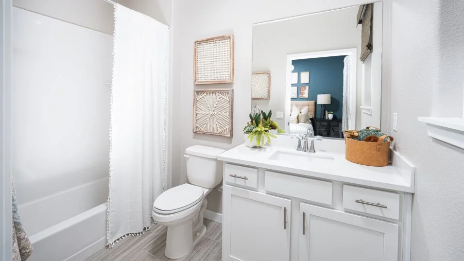 Residence 1779 bathroom 2