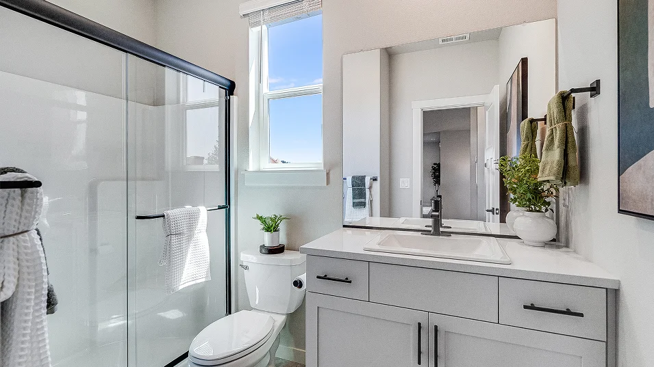 3376 Sellwood Bath3 F1 Base3