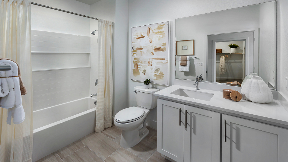 Mezzano Lakeshore Res3 Bath3 F1