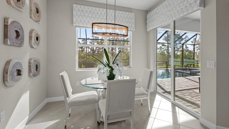 Oakmont II Breakfast Nook
