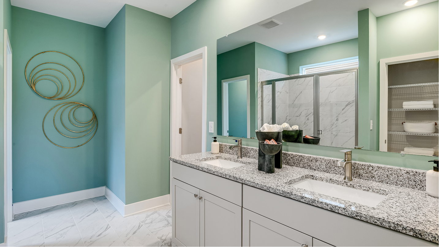 2540 Clearwater Owners Bath 1of2 F1 081925