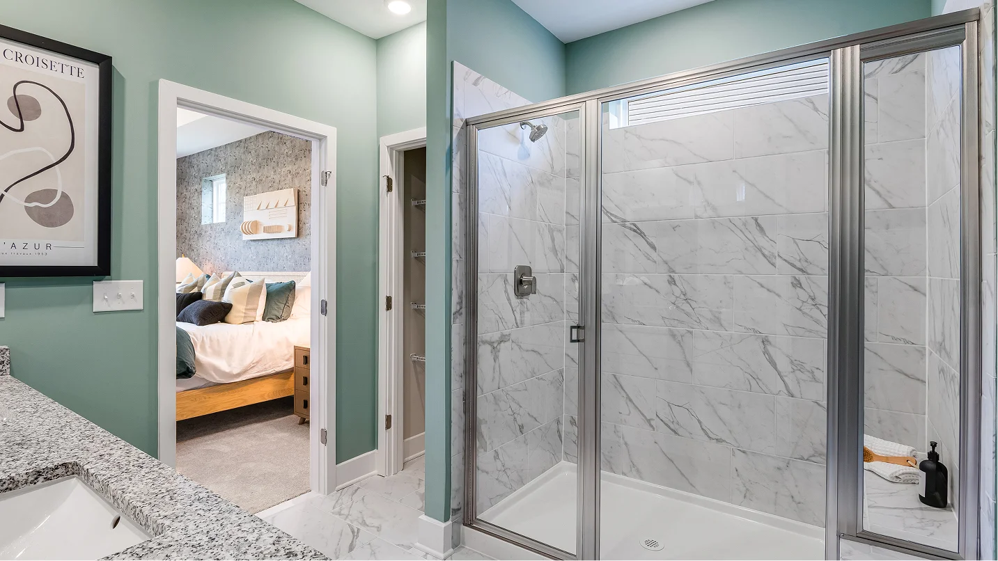 2540 Clearwater Owners Bath 2of2 F1 081925