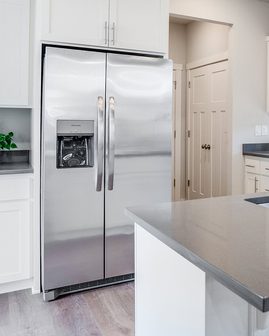 EI Fridge Butternut Creek Conifer Kitchen 1of2 F1